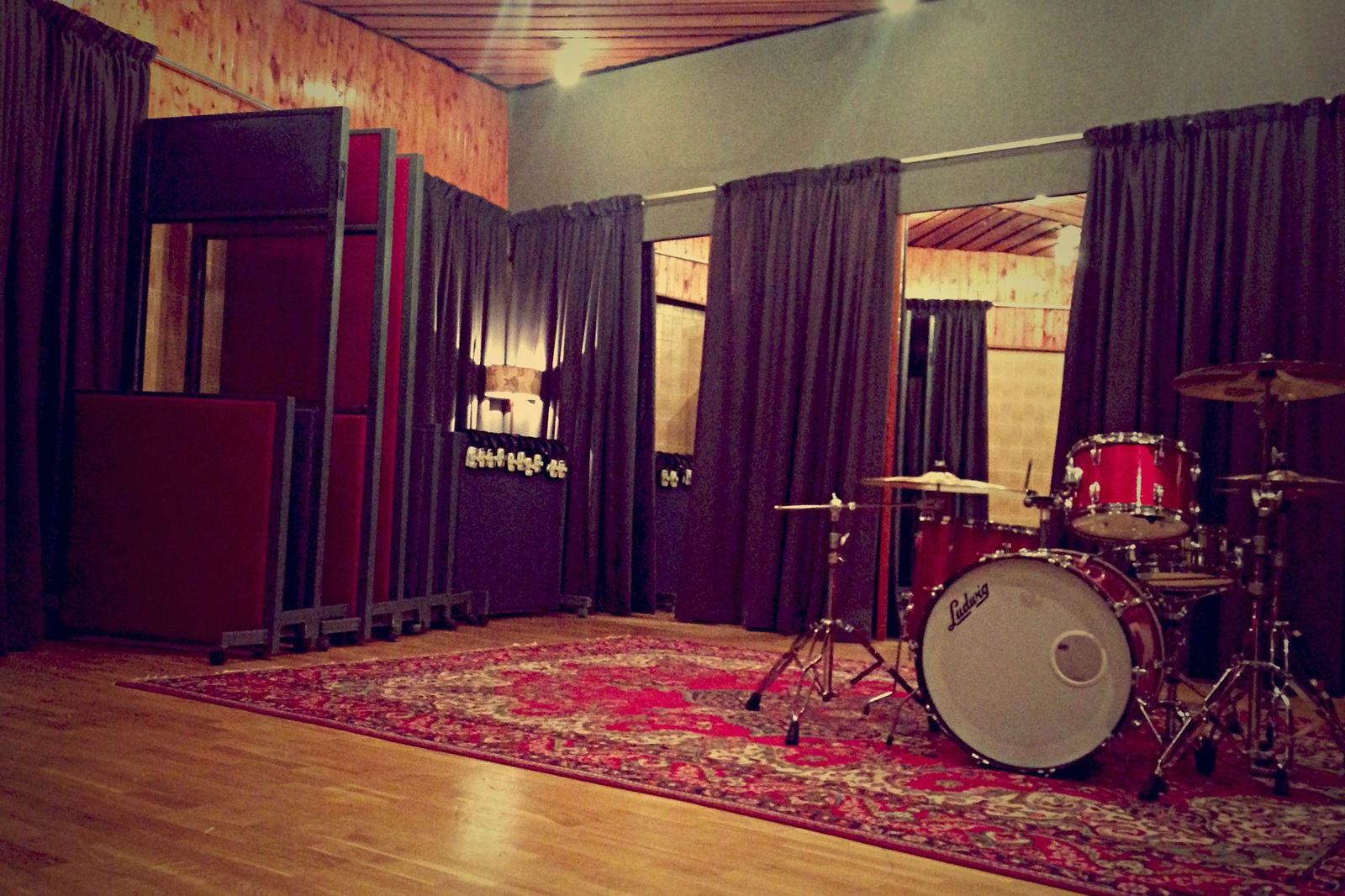 Acoustic curtains for Livingston Studio 1 - Miloco